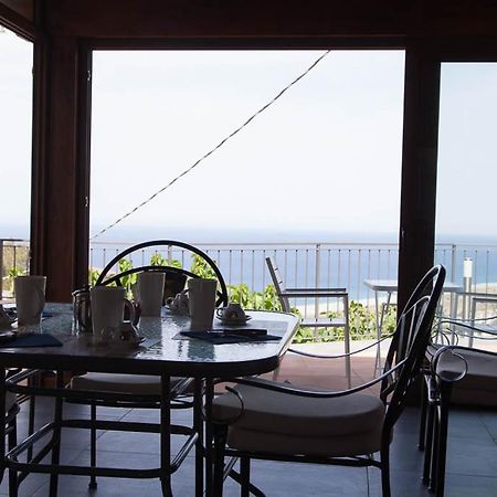 B&B Le Rose Del Tirreno Фалерна Екстериор снимка