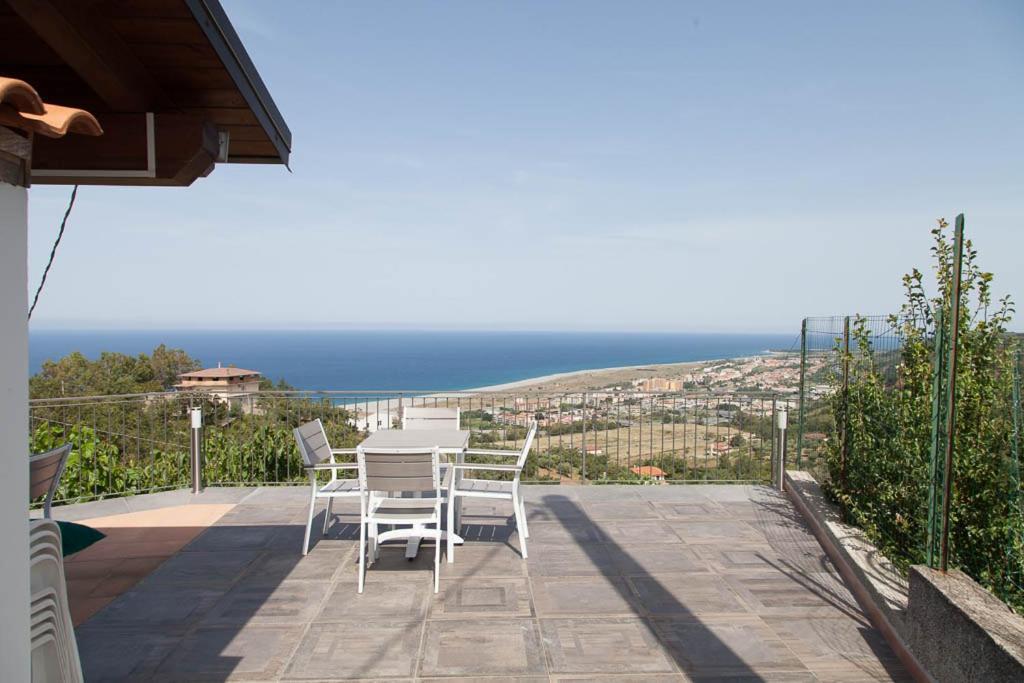 B&B Le Rose Del Tirreno Фалерна Екстериор снимка