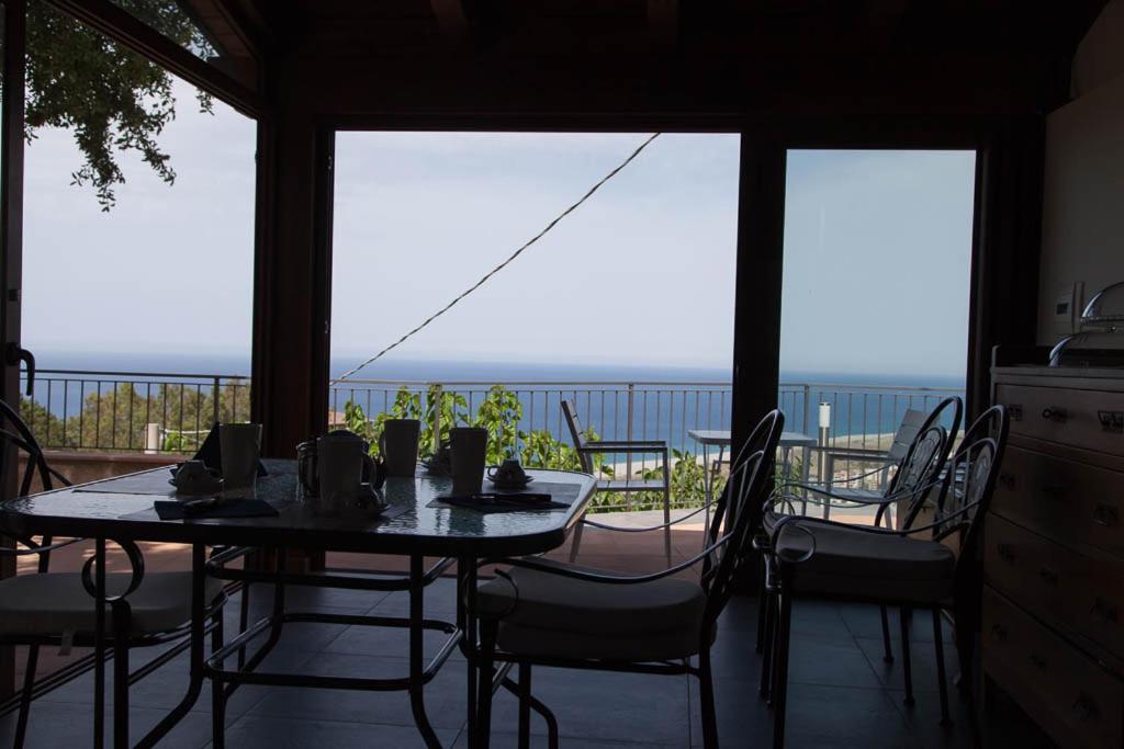 B&B Le Rose Del Tirreno Фалерна Екстериор снимка